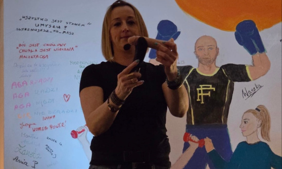 Urodziłam się po raz drugi — z waginą i mikrofonem.  Dzień Kobiet, Dzień Narodzin, Dzień Mocy.